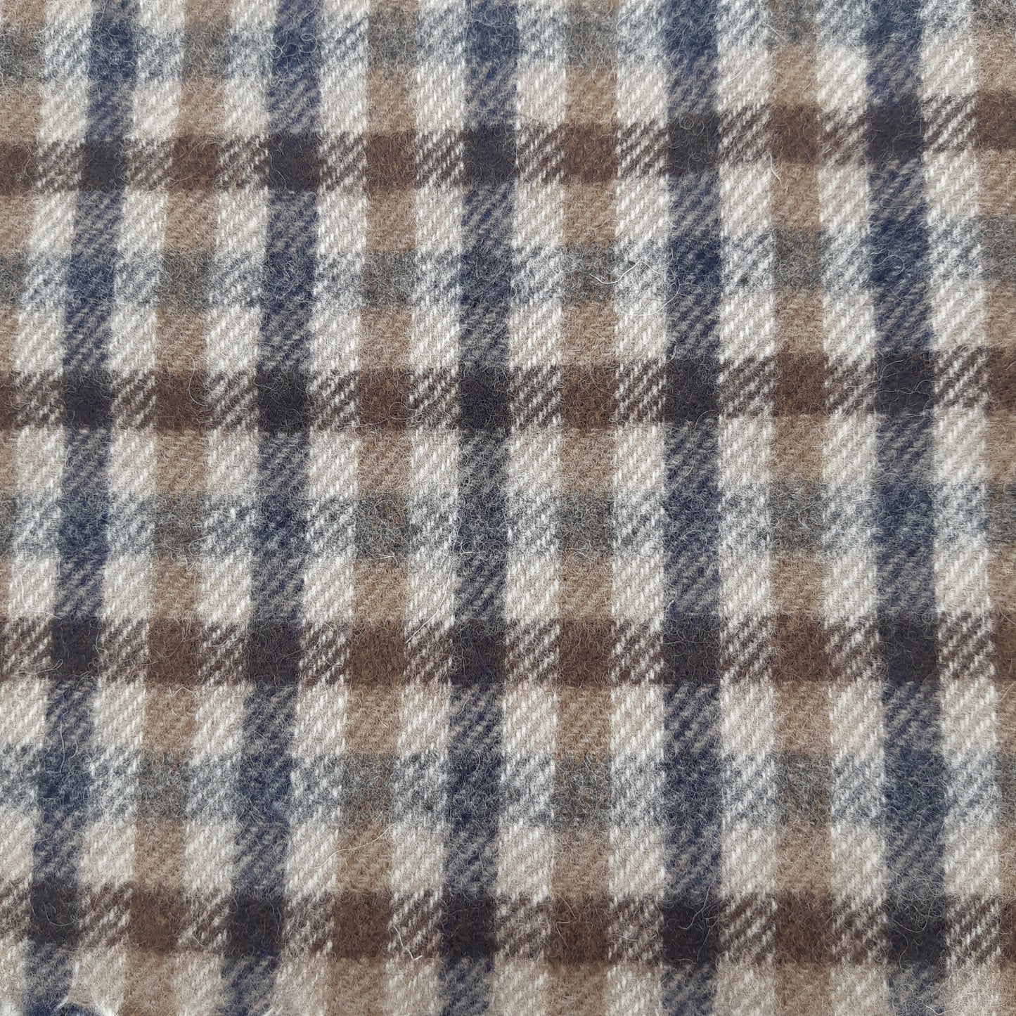 Aquascutum Scarf 100% Lambs wool Brown and Blue Check