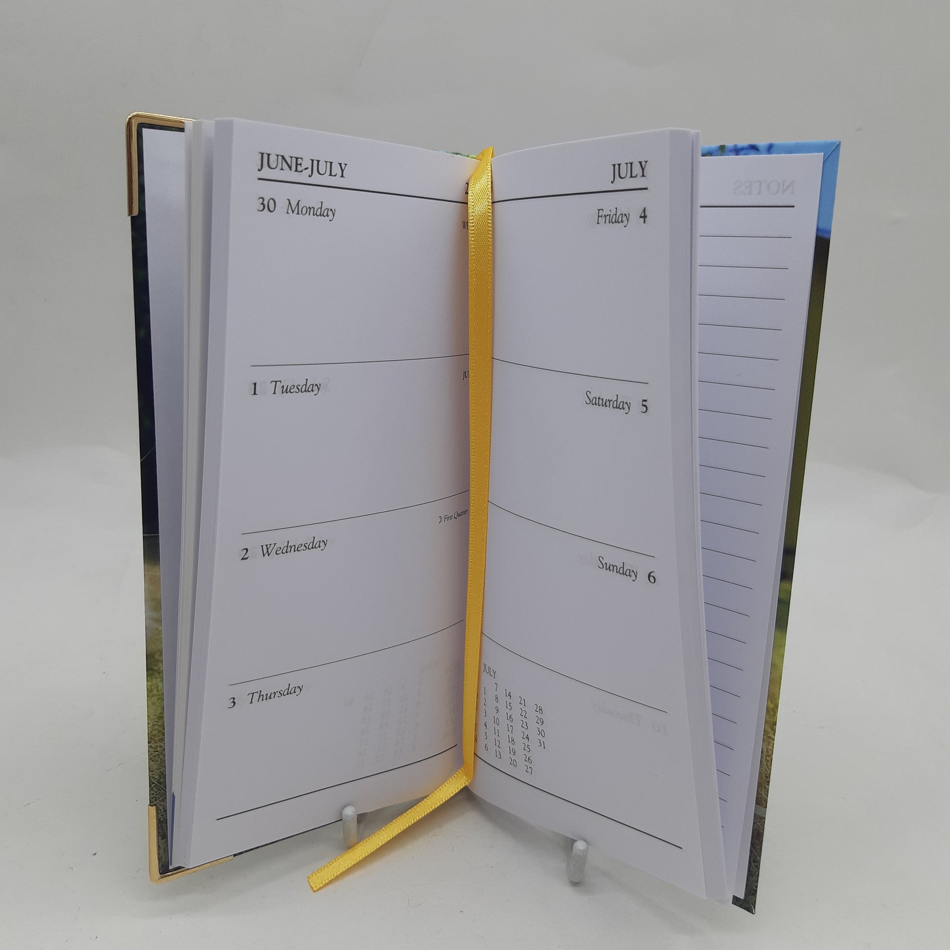Havens Hospices 2025 Slim Diary Week View